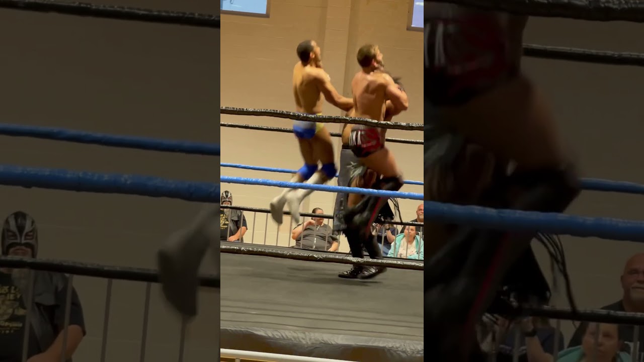 Kongo Kong double chokeslam 