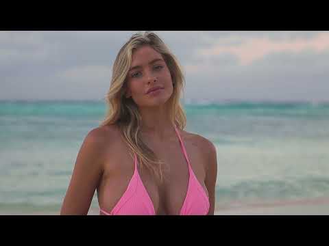 Video: Tatiana Navka published a beach photo in a swimsuit