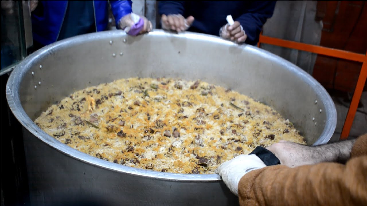 people-are-crazy-for-malang-jan-beef-pulao-pakistani-street-food