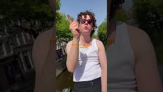 Hoeveel toeristen hebben hier een foto gemaakt denk je?