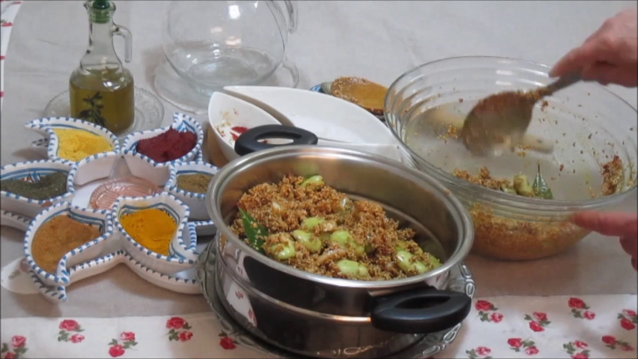 Orge concassé aux fèves cuit à la vapeur    ملثوث شعير مفوّر بالفول