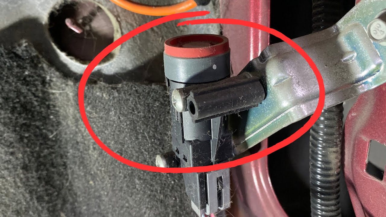 Ford Five Hundred 2005-2007 inertia fuel cutoff switch location - YouTube