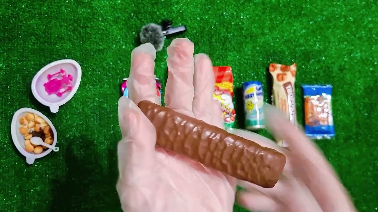 ASMR // EXTREME SOUR CANDY // MOUTH SOUNDS & CHEWING