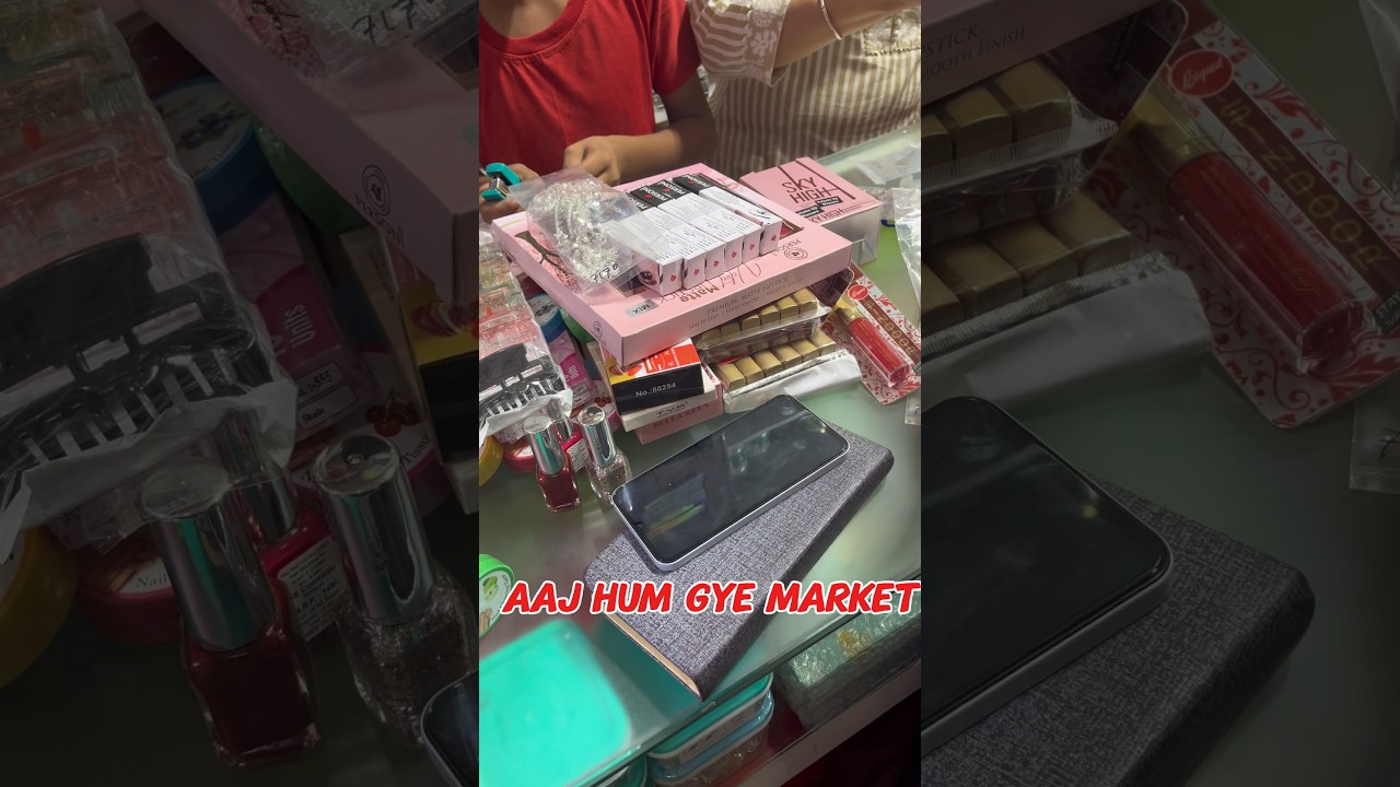 Aaj hum Gaye shopping krne ❣️