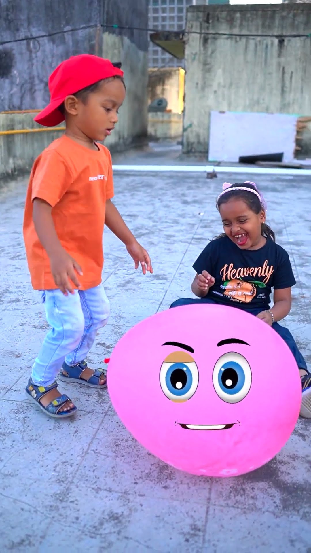 Anam Mila bada Balloon ??? #shorts #funnyshorts #funnyvideo
