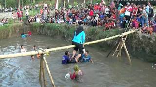 Wanita Cantik Lomba Gepuk Guling Kemerdekaan Indonesia