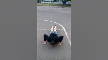 Video 6 Behind the back clapping push ups