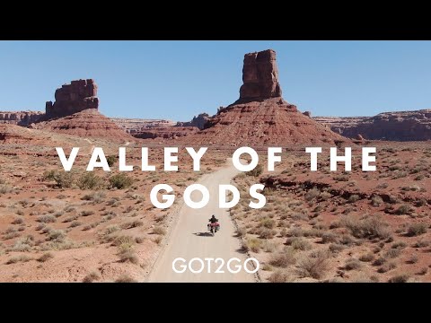 VALLEY OF THE GODS & MOKI DUGWAY: Utah&rsquo;s BEST ROADS with a motorcycle and STUNNING MUST VISITS