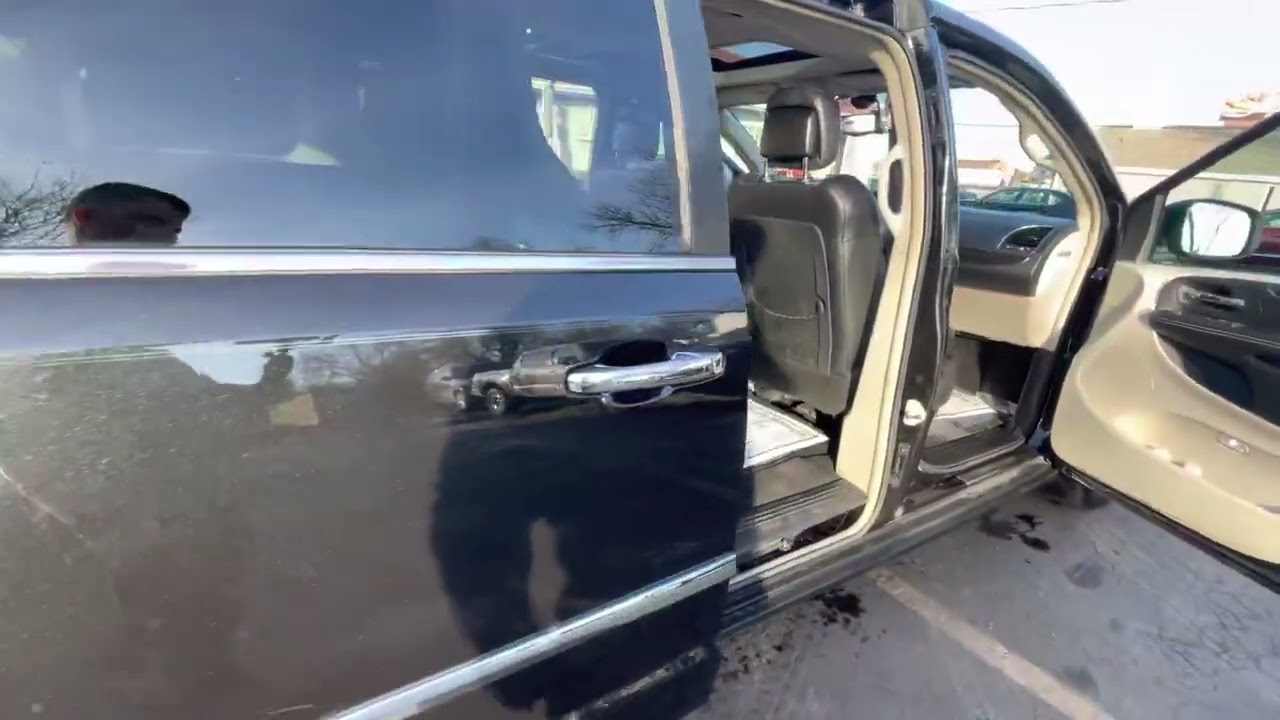 2015 Chrysler Town & Country Interior