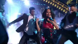 Becky G, Bad Bunny - Mayores (2017 Latin American Music Awards)