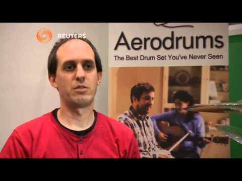 بوابة الوسط تقنية تتيح لمستخدميها العزف على آلة الدرامز في الهواء