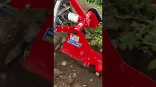 ジャガイモ掘り取り機🥔 - YouTube