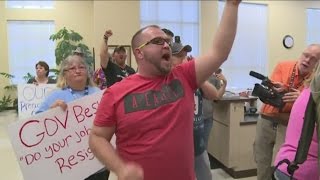 Rowan County Clerk asks judge to delay ruling in marriage license case