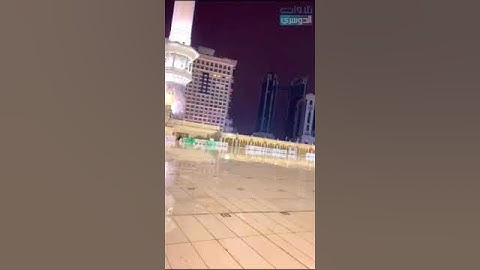 لحظة توافق صوت الرعد مع تلاوة الشيخ ياسر الدوسري لإسم (العزيز)