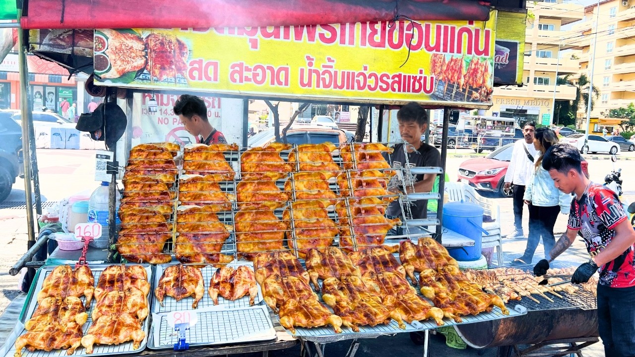 300Kg Chickens Grilled With Charcoal Sold Out Everyday by Hardworking Father | Thai Street Food