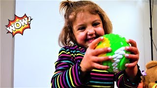 Croc N Roll Game With Victoria And Adeline