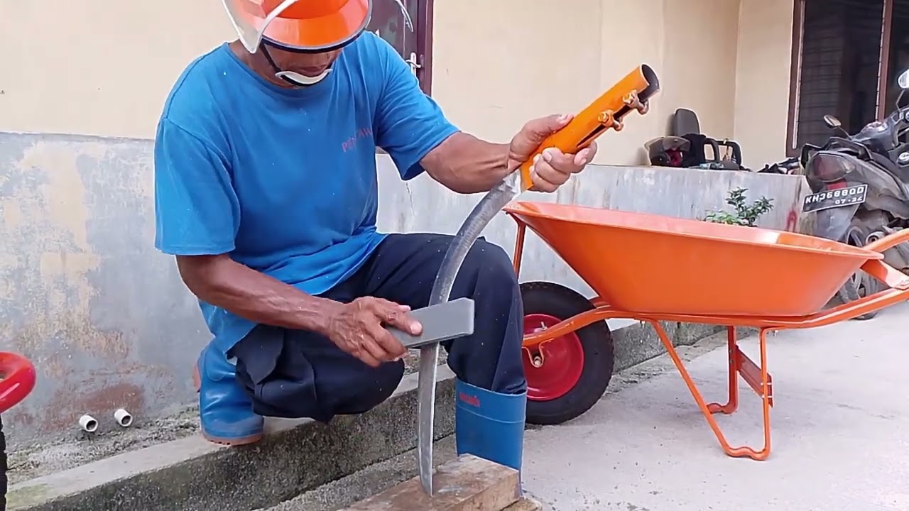 Cara Unik Mengasah Egrek Pentawin