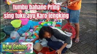 Tumbu asale Soko pring,sing tuku Karo njengking, pasar tradisional