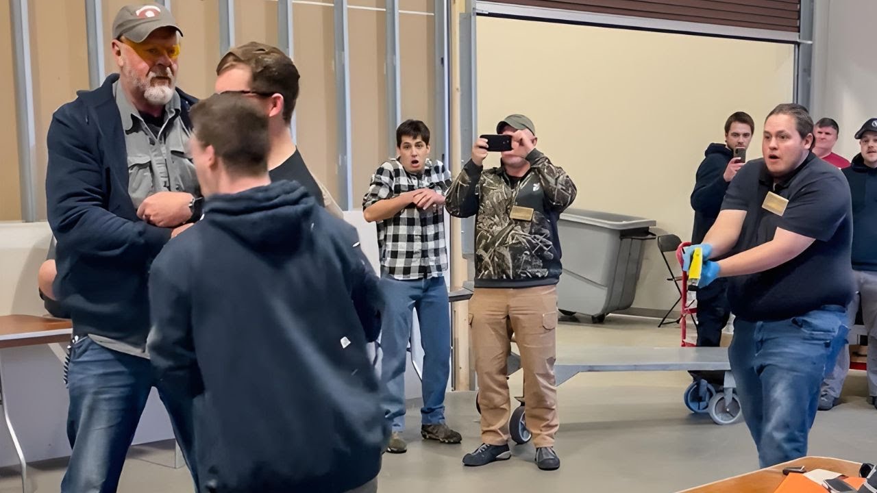 They tased the wrong guy - YouTube