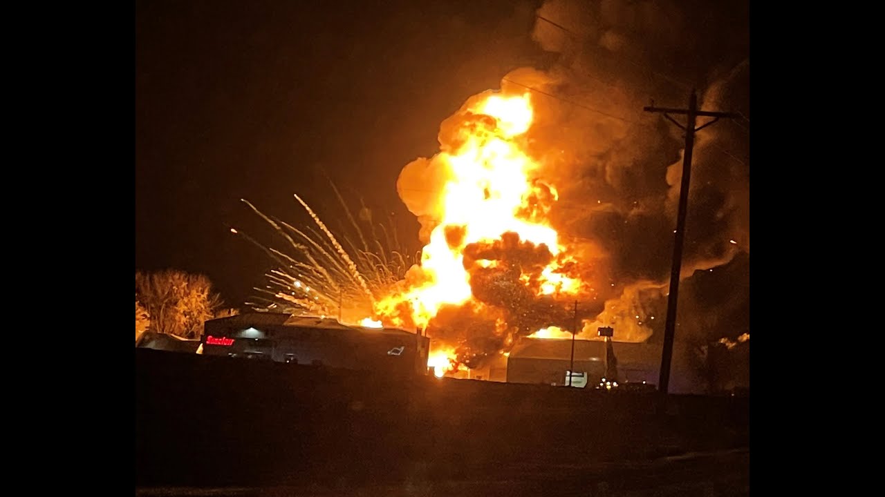 Rocketbirds Co-op w/Cyber Cat, finishing Co-Op.