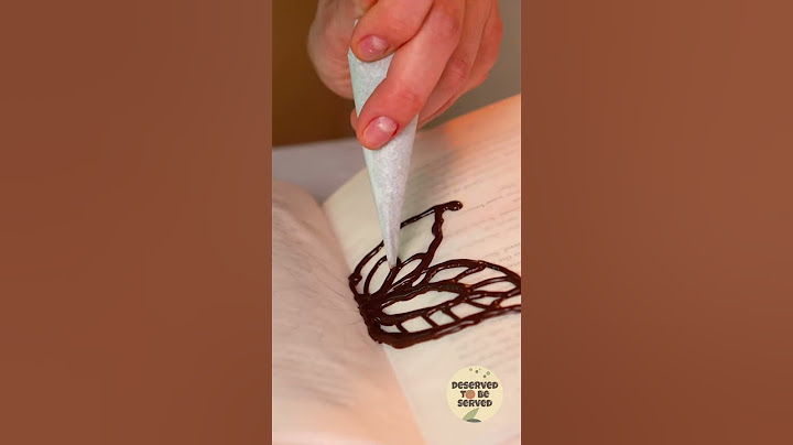 This Girl Creates EDIBLE Lips Out of Chocolate! 🍫👄#chocolatecake #desert #sweetrecipe