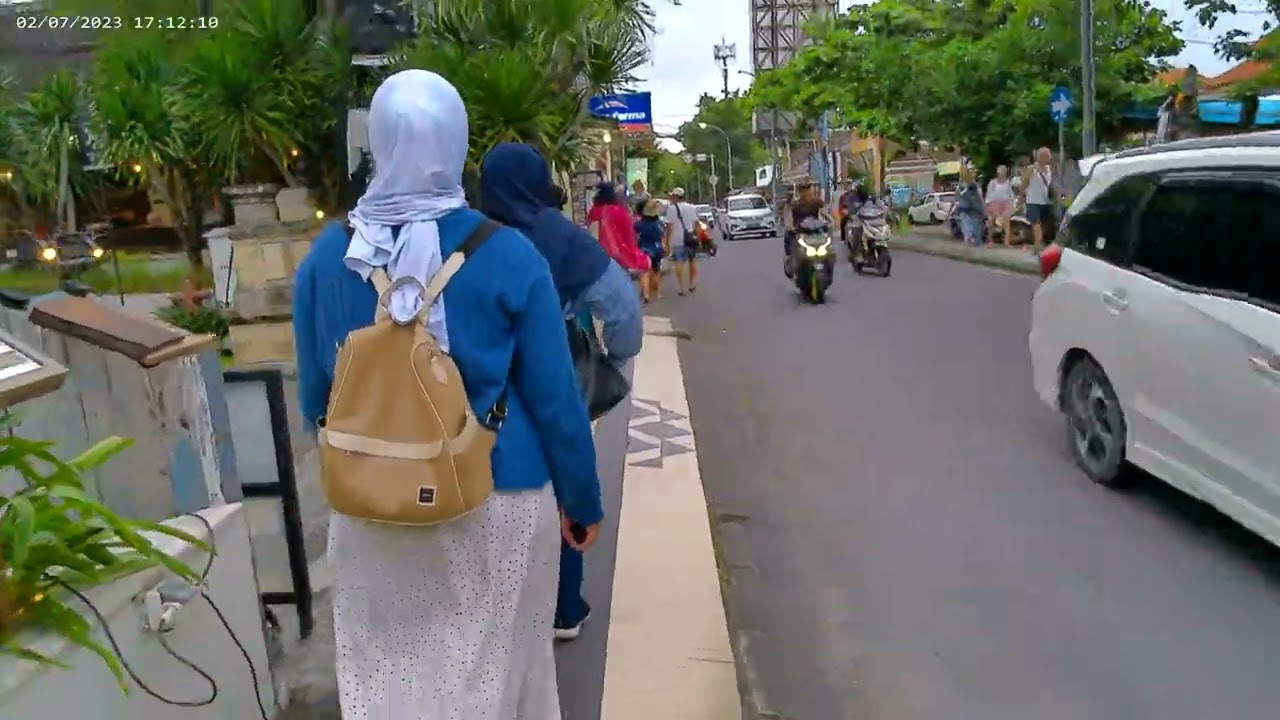 Look See And Walk...Bali the streets of Legian Kuta(21)