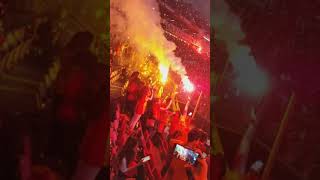 Galatasaray Sampiyonluk Kutlamaları Taraftar Korosu.....