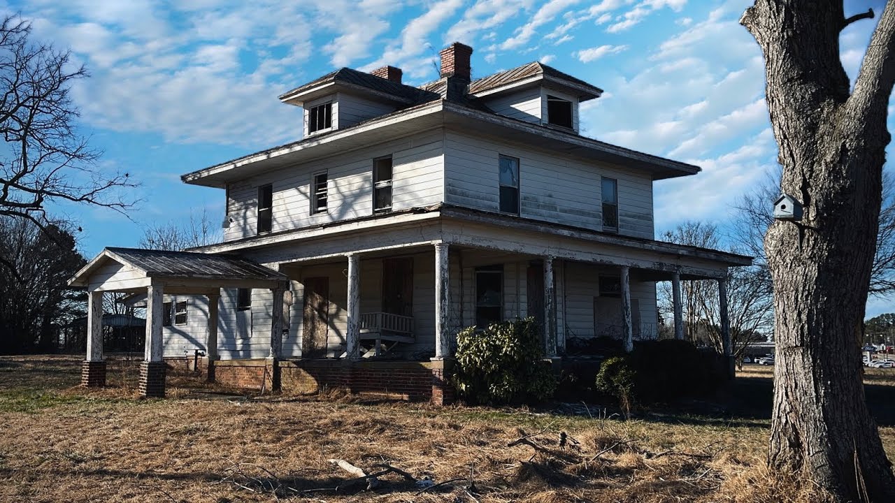 The Beautiful Abandoned Carter Foursquare House Left Forgotten in the Hills of Virginia *Built 1888
