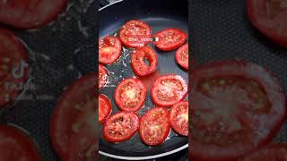 طريقة سهلة ولذيذة لصنع الطماطم بالتونة و البيض