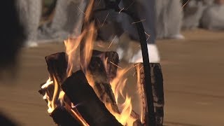 ゆらめく炎、幽玄の舞 奈良・興福寺で薪御能
