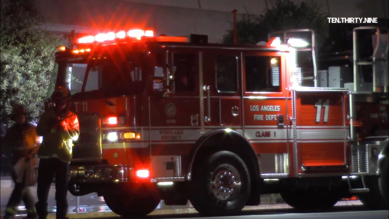 LAFD ENGINE 13 & LIGHT FORCE 11 RESPONDING | K-TOWN - YouTube