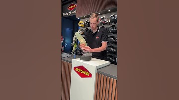 Hoe installeer je een Pinlock in je vizier? #bikelovers #bikerofinstagram #pinlock #helmet