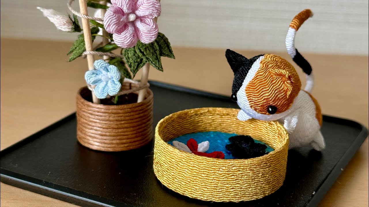 ちりめん細工】金魚を眺める三毛猫作ってみた - YouTube