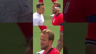 What are Harry Kane and Chris Wood talking about here? 🗣️ Wrong answers only 👇 #WorldCup