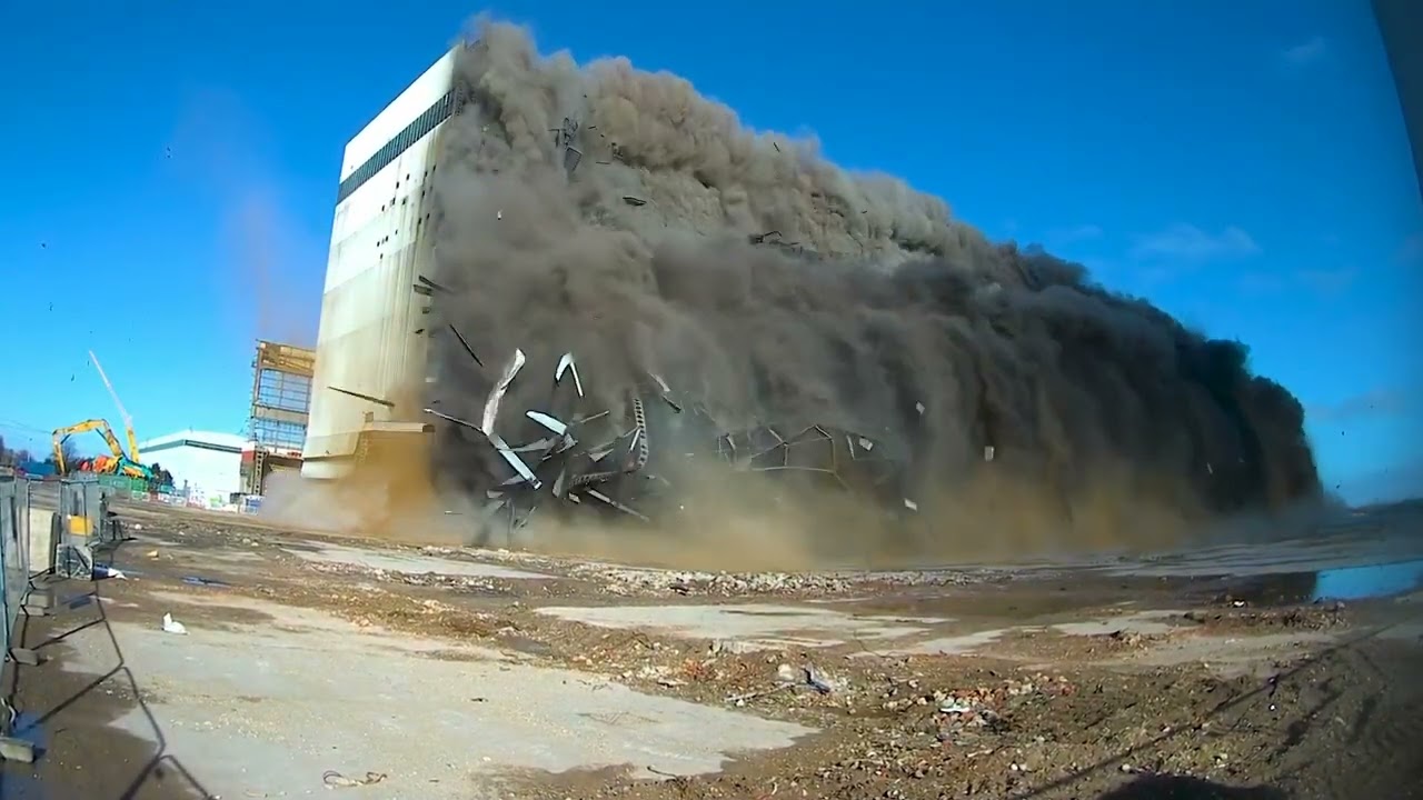 Yorkshire landmark Eggborough power station demolished