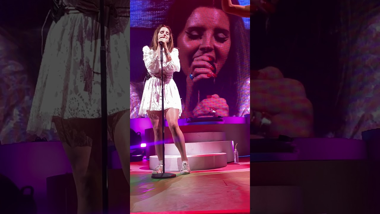 Off to the races - Lana Del Rey @ San Diego Cal Coast Credit Union Amphitheater