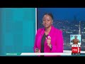 obutambi obwafulumye, nga bulaga bannakampala, abalimisibwa nga balinye mu bifo ebirimu omuddo.