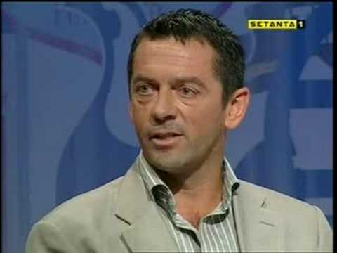 Phil Brown Photo 11