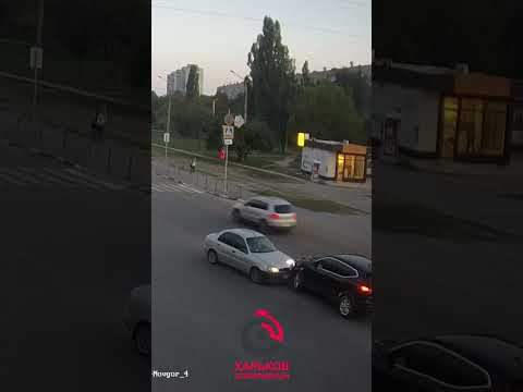 Тупо въехал в лоб стоящей машины / ДТП в Шевченковском районе / Харьков Оперативный