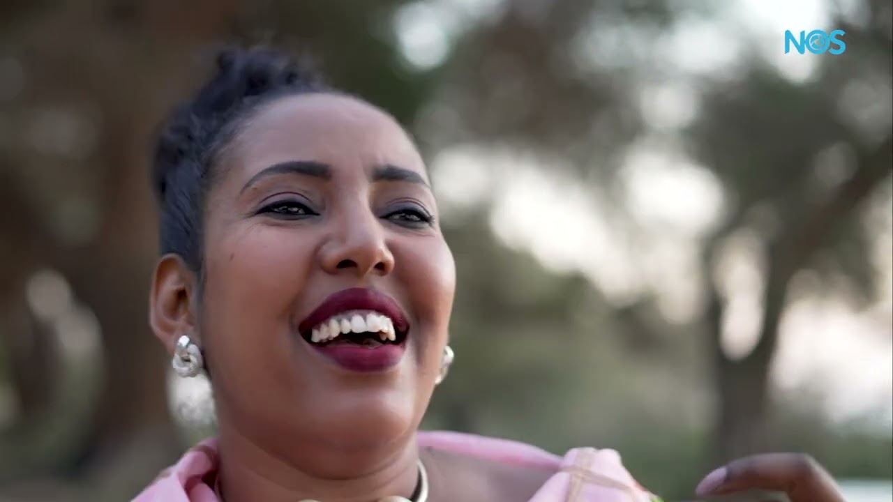 عازة في هواك ( الأنشودة الوطنية الخالدة )