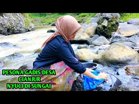 Pesona Gadis Desa Di Cianjur Jawabarat, Sedang Nyuci Di Sungai || Indonesian Girl Rural Life.