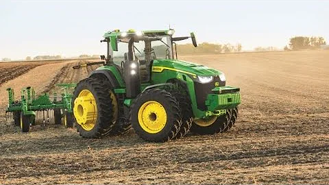 Wie viel PS hat der John Deere 8 R?