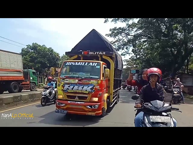 Story wa truck rbk trans versi lagu bapaku dokter cinta class=