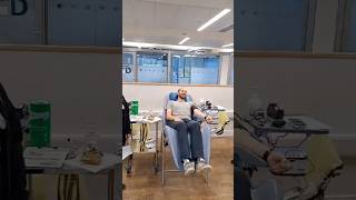 When we serenade blood donors on their birthday… 🎁 #GiveBlood #Shorts