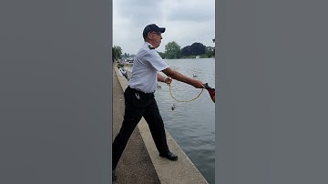 Throw rope demonstration by Steve Collins from Kingston Maritime Volunteer Service