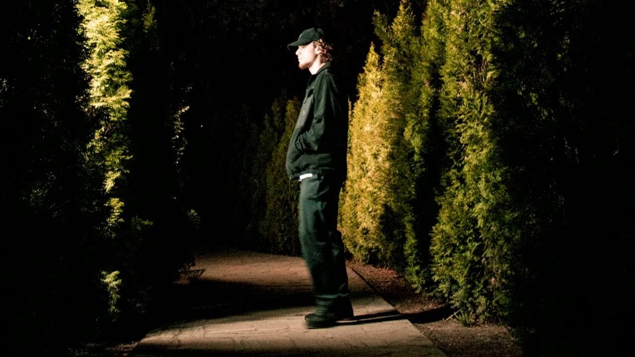 Некогда мечтать скриптонит friendly thug. Hugo loud. hugo loud рэпер. jungle hugo loud. hugo loud некогда.