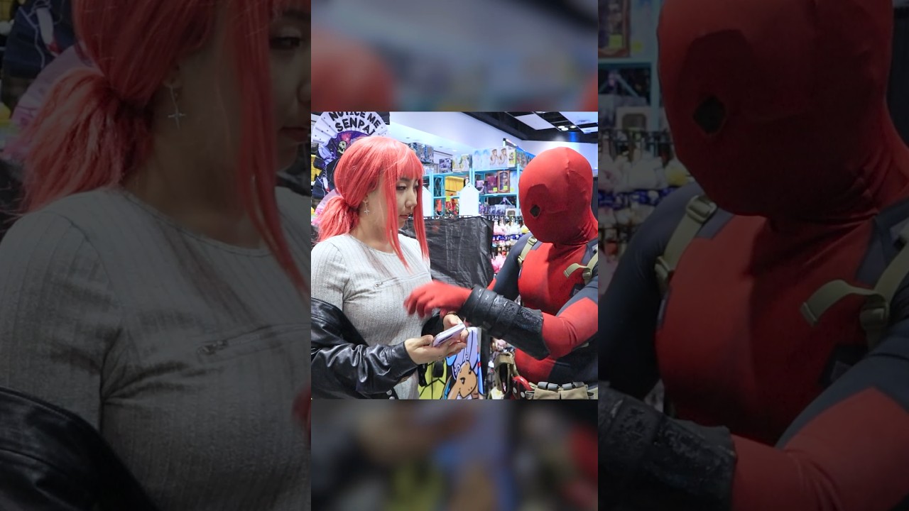 Deadpool's eyes are always in the strangest places 👀 #deadpool #makima #cosplay