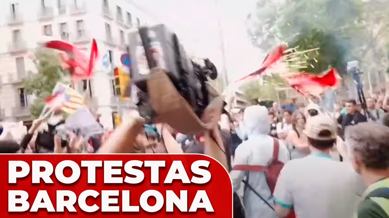 Protestas en Barcelona se VUELVEN VIOLENTAS: Cadenas de comida INTERNACIONALES atacadas