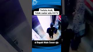 Asyik Dalam Lift Terekam Cctv