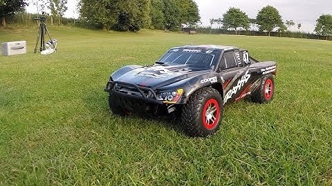 Traxxas Slash 4x4 Mike Jenkins OBA & TSM 3s on Grass!